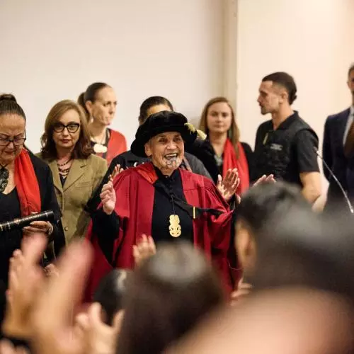 (Left) June Northcroft Grant, who received the award on behalf of her ancestor Mākereti, and (middle) Emeritus Professor Ngahuia Te Awekotuku attending the Māori remembrance ceremony held at the Natural History Museum. 