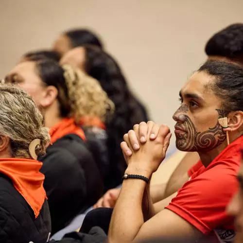 Visitors from Aotearoa attending the Māori remembrance ceremony held at the Natural History Museum. 
