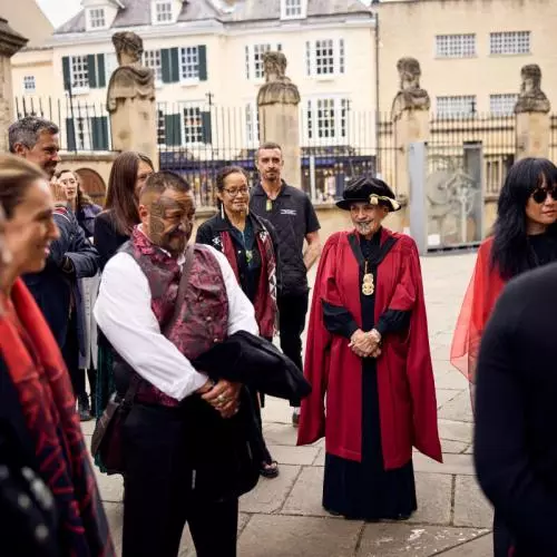 Invited guests and members of Mākereti's family gathered outside the Sheldonian Theatre for the graduation ceremony. 