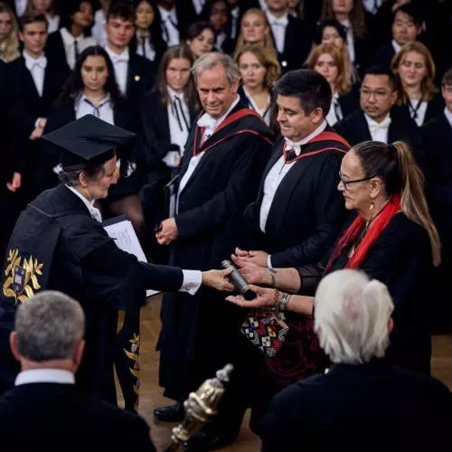 (Left) Professor Irene Tracy, Vice-Chancellor of the University of Oxford, presents Mākereti's degree to (right) June Northcroft Grant, who received it on behalf of her ancestor, Mākereti. 