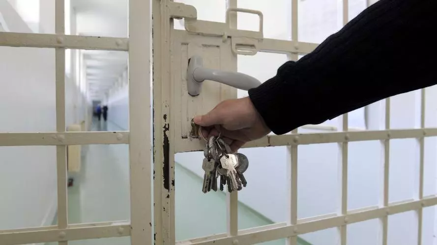 prison 