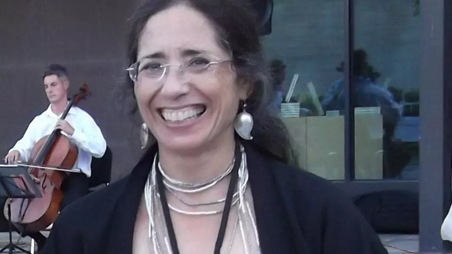Dr Dolores Martinez