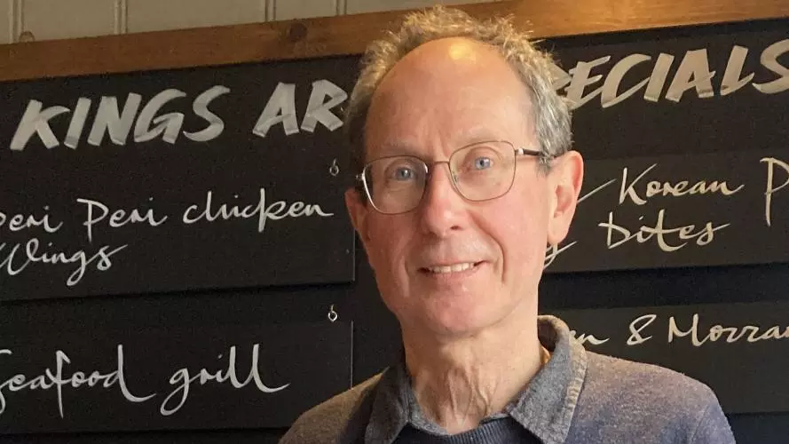 Dr Jonathan Leach
